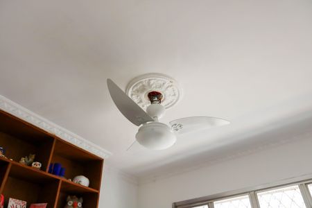 Casa à venda com 180m², 4 quartos e 2 vagas Casa à venda com 180m², 4 quartos e 2 vagasQuarto 3