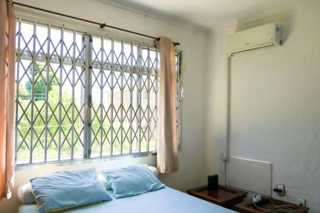 Casa à venda com 180m², 4 quartos e 2 vagas Casa à venda com 180m², 4 quartos e 2 vagasQuarto Suíte