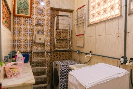 Casa à venda com 180m², 4 quartos e 2 vagas Casa à venda com 180m², 4 quartos e 2 vagasÁrea de Serviço