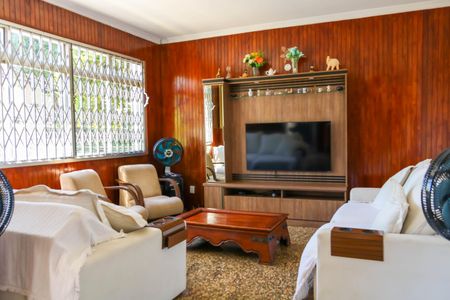 Sala de casa à venda com 4 quartos, 180m² em Cachambi, Rio de Janeiro