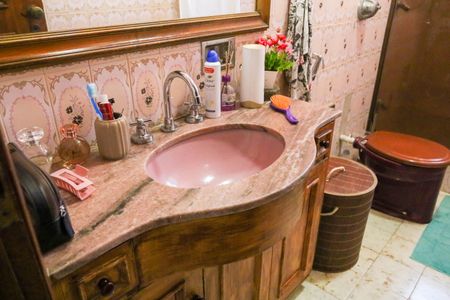 Casa à venda com 180m², 4 quartos e 2 vagas Casa à venda com 180m², 4 quartos e 2 vagasBanheiro do Quarto Suíte