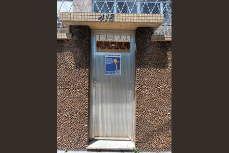 Casa à venda com 180m², 4 quartos e 2 vagas Casa à venda com 180m², 4 quartos e 2 vagasEntrada