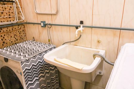 Casa à venda com 180m², 4 quartos e 2 vagas Casa à venda com 180m², 4 quartos e 2 vagasÁrea de Serviço