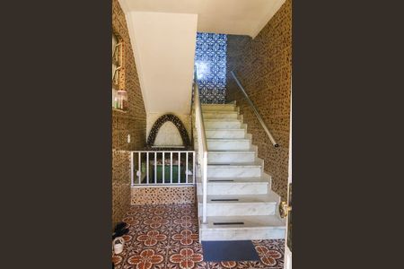 Casa à venda com 180m², 4 quartos e 2 vagas Casa à venda com 180m², 4 quartos e 2 vagasEntrada