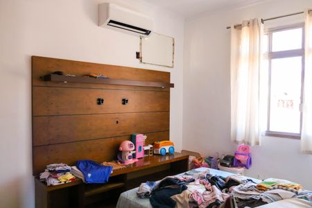 Casa à venda com 180m², 4 quartos e 2 vagas Casa à venda com 180m², 4 quartos e 2 vagasQuarto 4