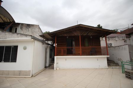 Casa à venda com 156m², 5 quartos e 4 vagasQuintal