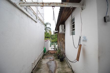 Casa à venda com 156m², 5 quartos e 4 vagasQuintal