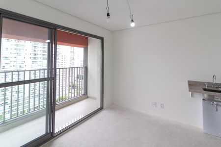 Quarto de kitnet/studio à venda com 1 quarto, 25m² em Santo Amaro, São Paulo