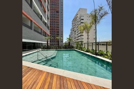 Studio à venda com 25m², 1 quarto e sem vaga Studio à venda com 25m², 1 quarto e sem vagaPiscina