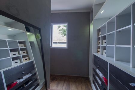 Closet da suíte 1 de casa para alugar com 3 quartos, 120m² em Vila Monumento, São Paulo