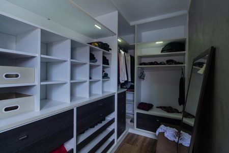 Closet da suíte 1 de casa para alugar com 3 quartos, 120m² em Vila Monumento, São Paulo