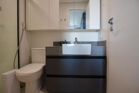 Apartamento à venda com 37m², 1 quarto e 1 vaga Apartamento à venda com 37m², 1 quarto e 1 vagaBanheiro social