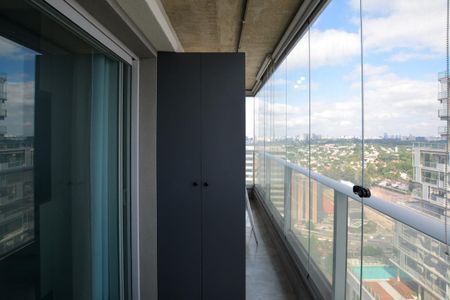 Apartamento à venda com 37m², 1 quarto e 1 vaga Apartamento à venda com 37m², 1 quarto e 1 vagaVaranda da Sala/cozinha
