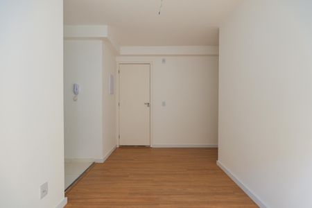Apartamento para alugar com 2 quartos, 43m² em Jardim Tres Irmaos, Taboão da Serra