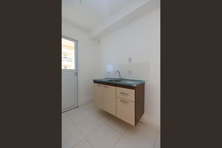 Apartamento para alugar com 2 quartos, 43m² em Jardim Tres Irmaos, Taboão da Serra