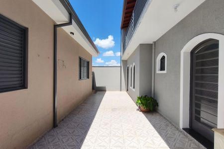 Casa para alugar com 200m², 2 quartos e 1 vagaQuintal