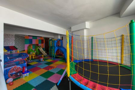 Apartamento para alugar com 55m², 1 quarto e 1 vaga Apartamento para alugar com 55m², 1 quarto e 1 vagaÁrea comum - Playground