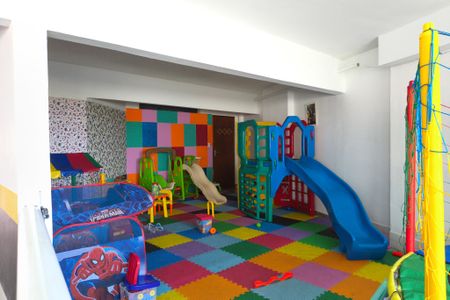 Apartamento para alugar com 55m², 1 quarto e 1 vaga Apartamento para alugar com 55m², 1 quarto e 1 vagaÁrea comum - Playground