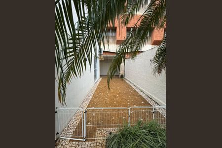 Casa para alugar com 238m², 4 quartos e 4 vagas