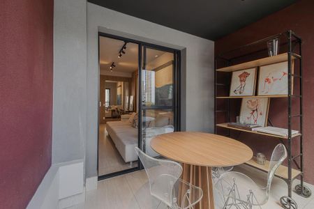 Varanda de apartamento à venda com 1 quarto, 48m² em Pinheiros, São Paulo