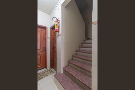 Apartamento para alugar com 64m², 2 quartos e sem vagaEscada