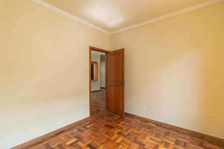 Quarto 1 de apartamento para alugar com 2 quartos, 64m² em Santo Antônio, Porto Alegre