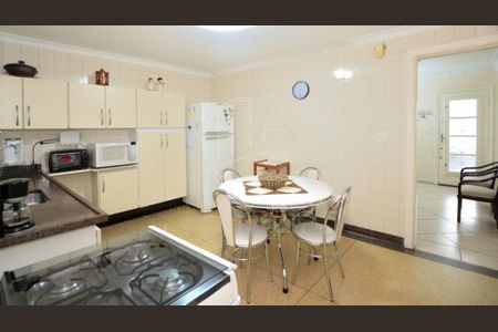 Casa à venda com 80m², 3 quartos e sem vaga