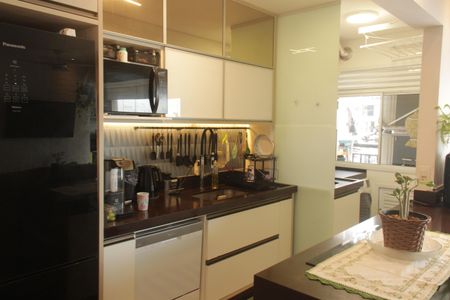 Apartamento para alugar com 84m², 2 quartos e 2 vagasCozinha e Área de Serviço