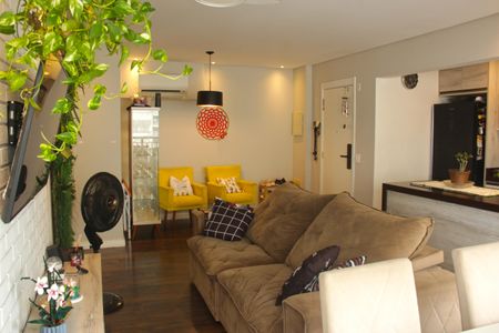 Sala de apartamento para alugar com 2 quartos, 84m² em Marapé, Santos