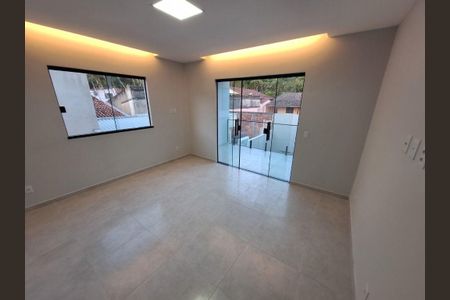 Casa à venda com 2 quartos, 120m² em Itaipu, Niterói