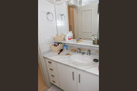 Apartamento à venda com 130m², 3 quartos e 2 vagasBanheiro da Suíte