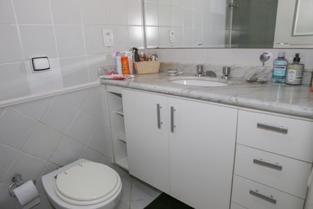 Apartamento à venda com 130m², 3 quartos e 2 vagasBanheiro Social