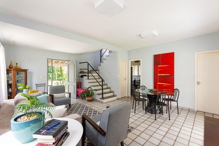 Casa à venda com 3 quartos, 180m² em Sapê, Niterói