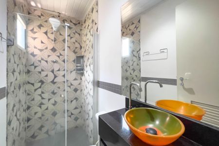 Banheiro de casa de condomínio para alugar com 1 quarto, 60m² em Vila Mariana, São Paulo