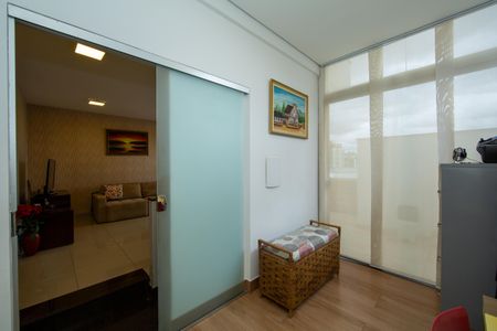Apartamento à venda com 172m², 3 quartos e 3 vagas Apartamento à venda com 172m², 3 quartos e 3 vagasQUARTO4