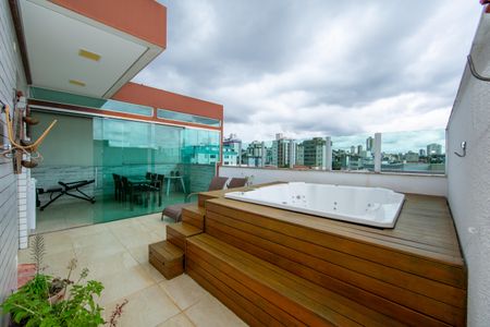 Apartamento à venda com 172m², 3 quartos e 3 vagas Apartamento à venda com 172m², 3 quartos e 3 vagasCOBERTURA