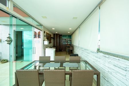 Apartamento à venda com 172m², 3 quartos e 3 vagas Apartamento à venda com 172m², 3 quartos e 3 vagasCOBERTURA