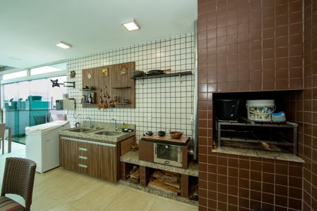 Apartamento à venda com 172m², 3 quartos e 3 vagas Apartamento à venda com 172m², 3 quartos e 3 vagasCOBERTURA