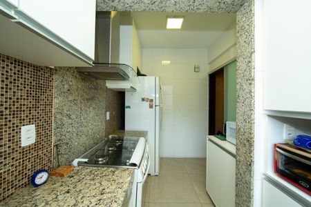 Apartamento à venda com 172m², 3 quartos e 3 vagas Apartamento à venda com 172m², 3 quartos e 3 vagasCOZINHA