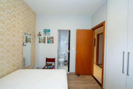 Apartamento à venda com 172m², 3 quartos e 3 vagas Apartamento à venda com 172m², 3 quartos e 3 vagasQUARTO3