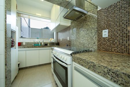 Apartamento à venda com 172m², 3 quartos e 3 vagas Apartamento à venda com 172m², 3 quartos e 3 vagasCOZINHA