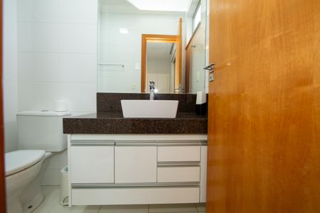 Apartamento à venda com 172m², 3 quartos e 3 vagas Apartamento à venda com 172m², 3 quartos e 3 vagasBANHEIRO2