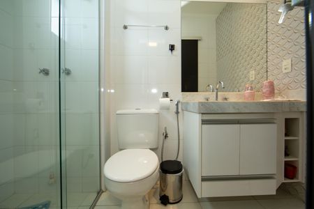 Apartamento à venda com 172m², 3 quartos e 3 vagas Apartamento à venda com 172m², 3 quartos e 3 vagasBANHEIRO3