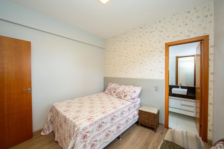 Apartamento à venda com 172m², 3 quartos e 3 vagas Apartamento à venda com 172m², 3 quartos e 3 vagasQUARTO2