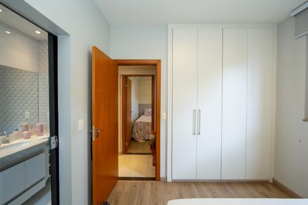 Apartamento à venda com 172m², 3 quartos e 3 vagas Apartamento à venda com 172m², 3 quartos e 3 vagasQUARTO3