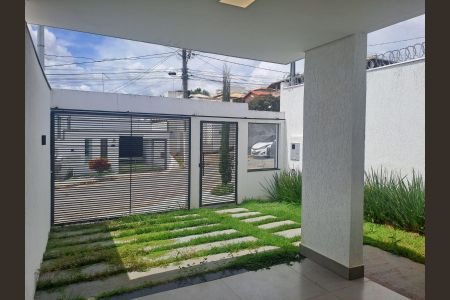 Casa à venda com 3 quartos, 180m² em Lundcéia, Lagoa Santa