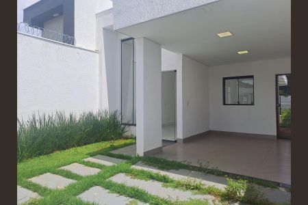 Casa à venda com 3 quartos, 180m² em Lundcéia, Lagoa Santa