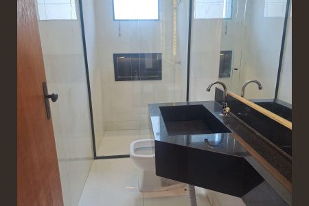 Casa à venda com 180m², 3 quartos e 2 vagas