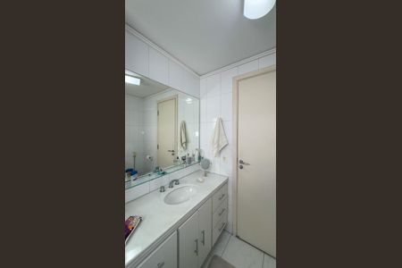 Apartamento para alugar com 106m², 1 quarto e 2 vagas Apartamento para alugar com 106m², 1 quarto e 2 vagasBanheiro da Suíte