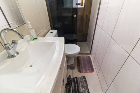 Casa à venda com 180m², 5 quartos e 2 vagas Casa à venda com 180m², 5 quartos e 2 vagasBanheiro 2